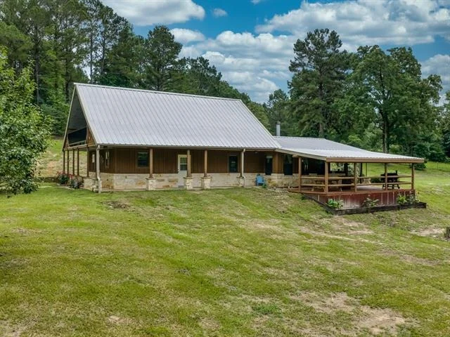 Photo of 4240 County Road 2107