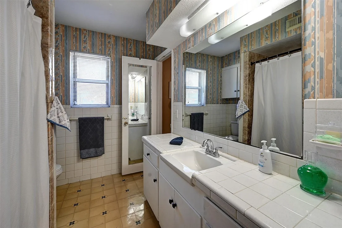 Photo of 3262 Camelot Drive