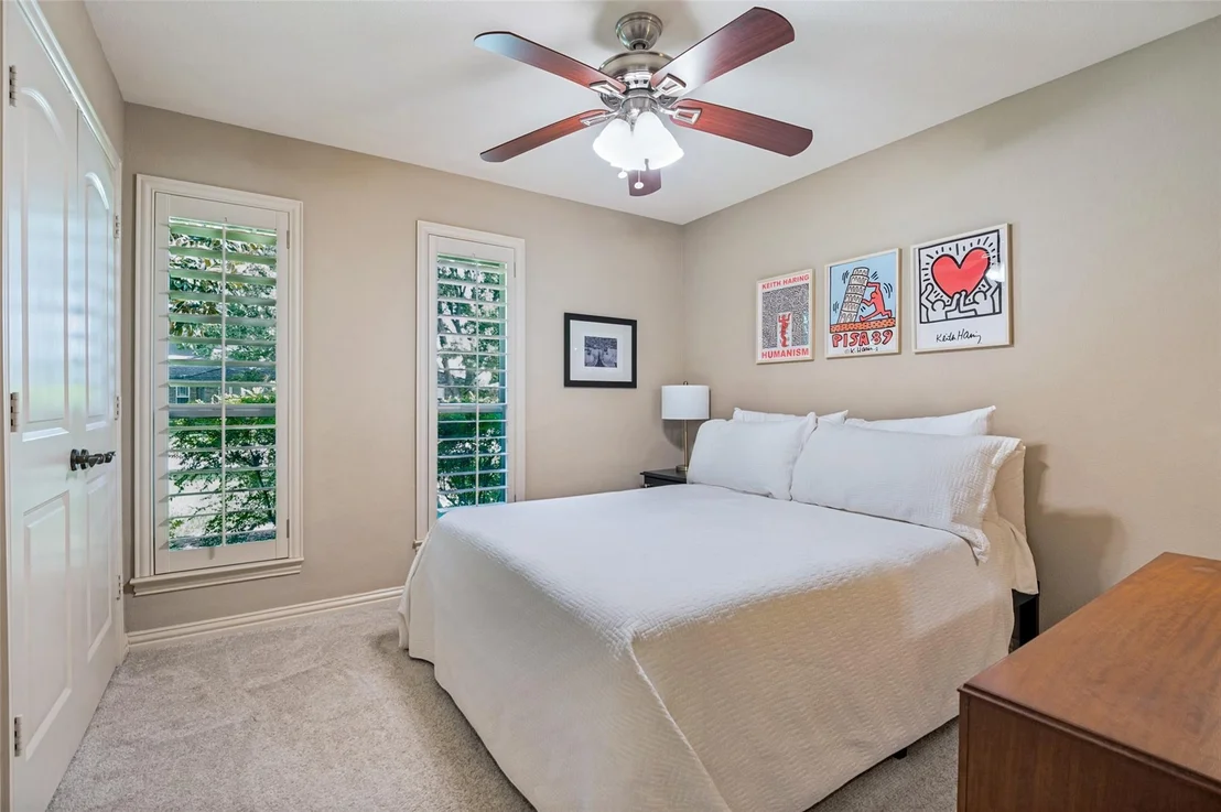 Photo of 2420 Windsor Place