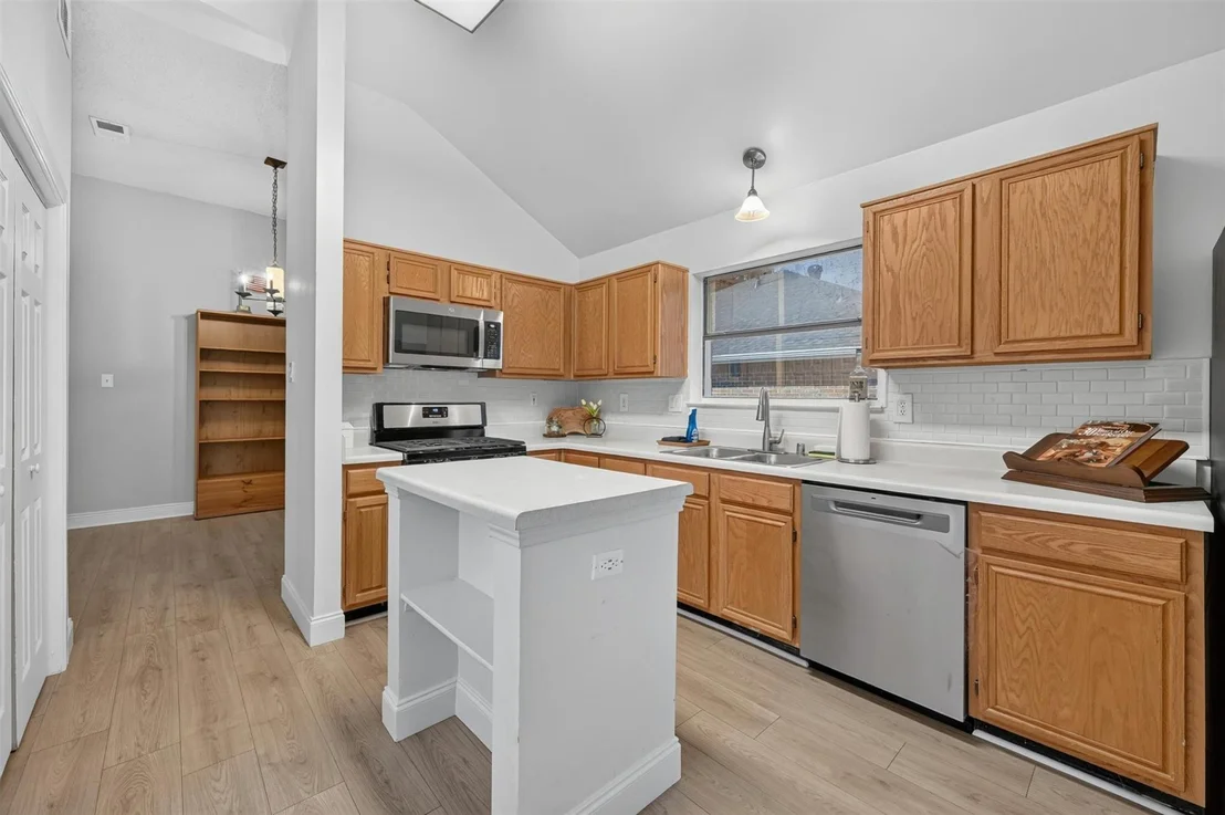Photo of 2103 Meadowview Drive