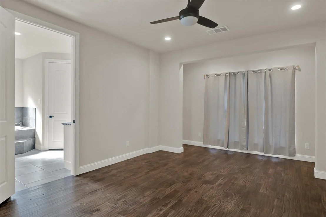 Photo of 8023 Pennington