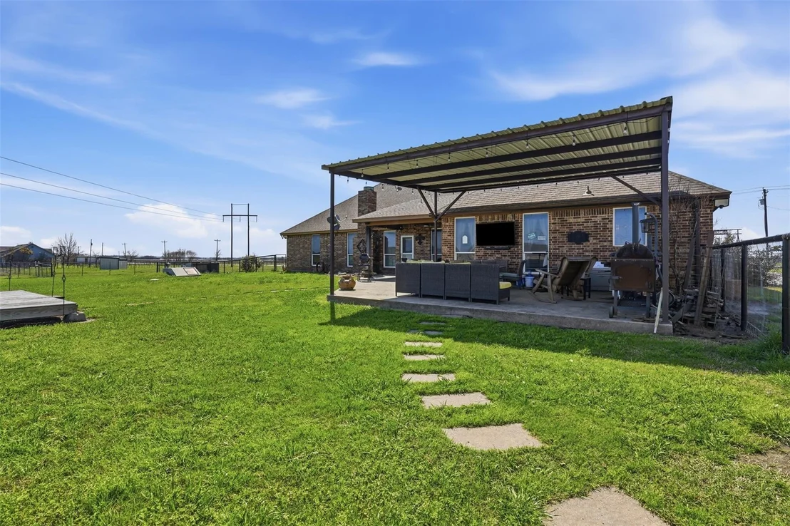 Photo of 7229 County Road 1205