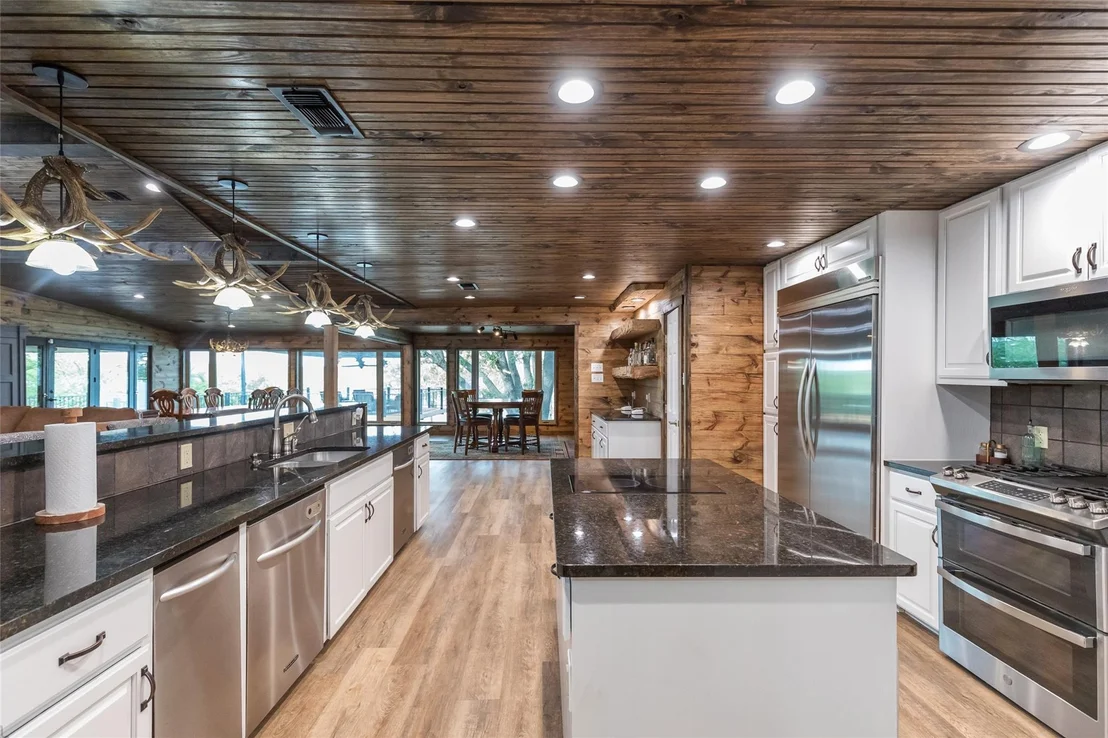 Photo of 440 Lakeside Drive