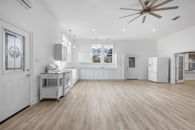 Photo of 6990 Pin Oak Road