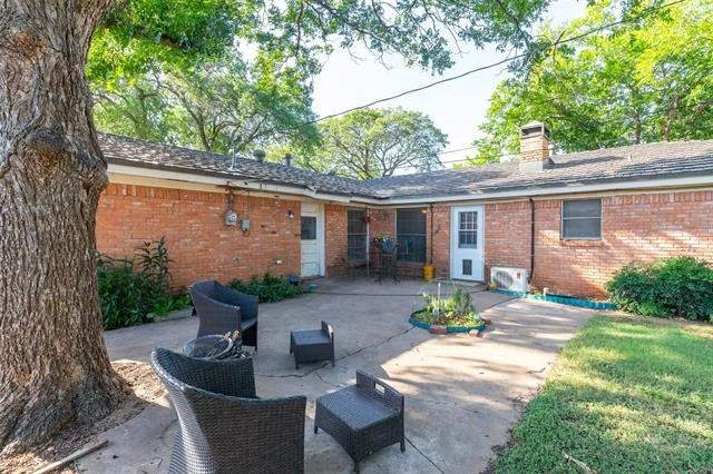 Photo of 2310 Crescent Drive