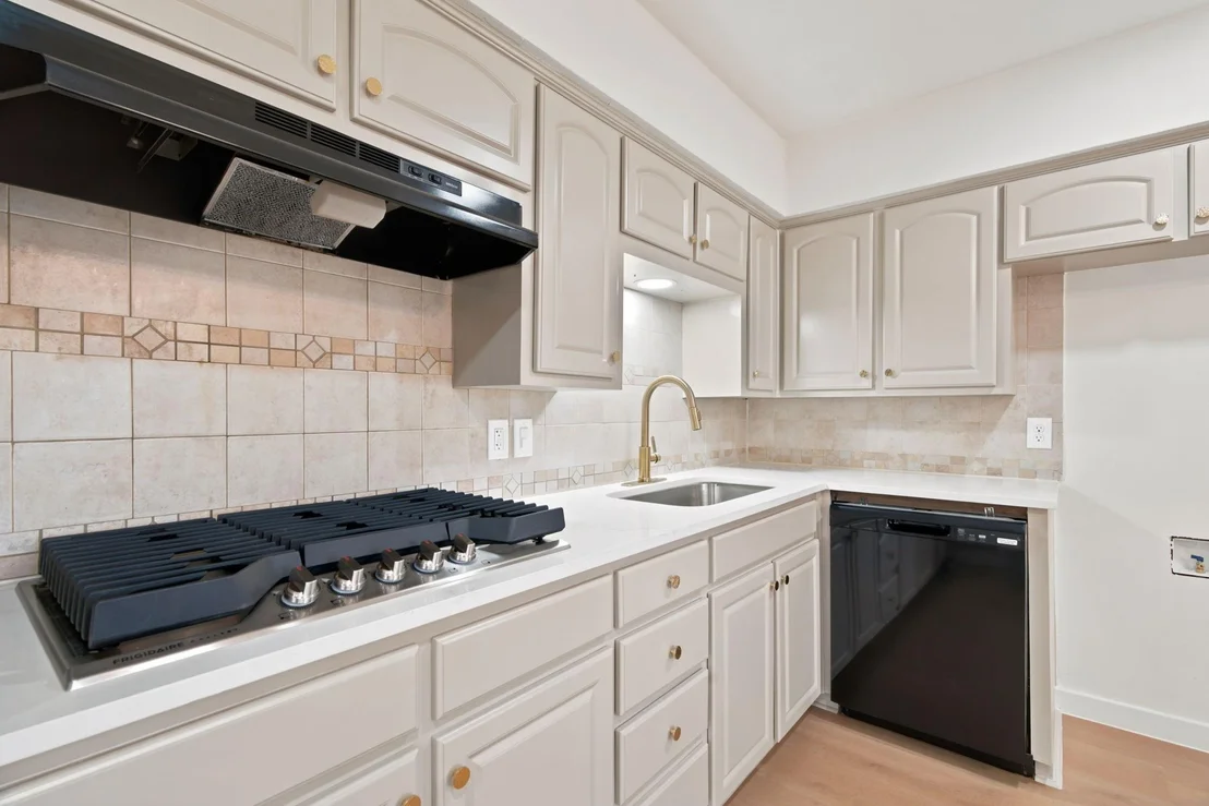 Photo of 6632 Ellis Road