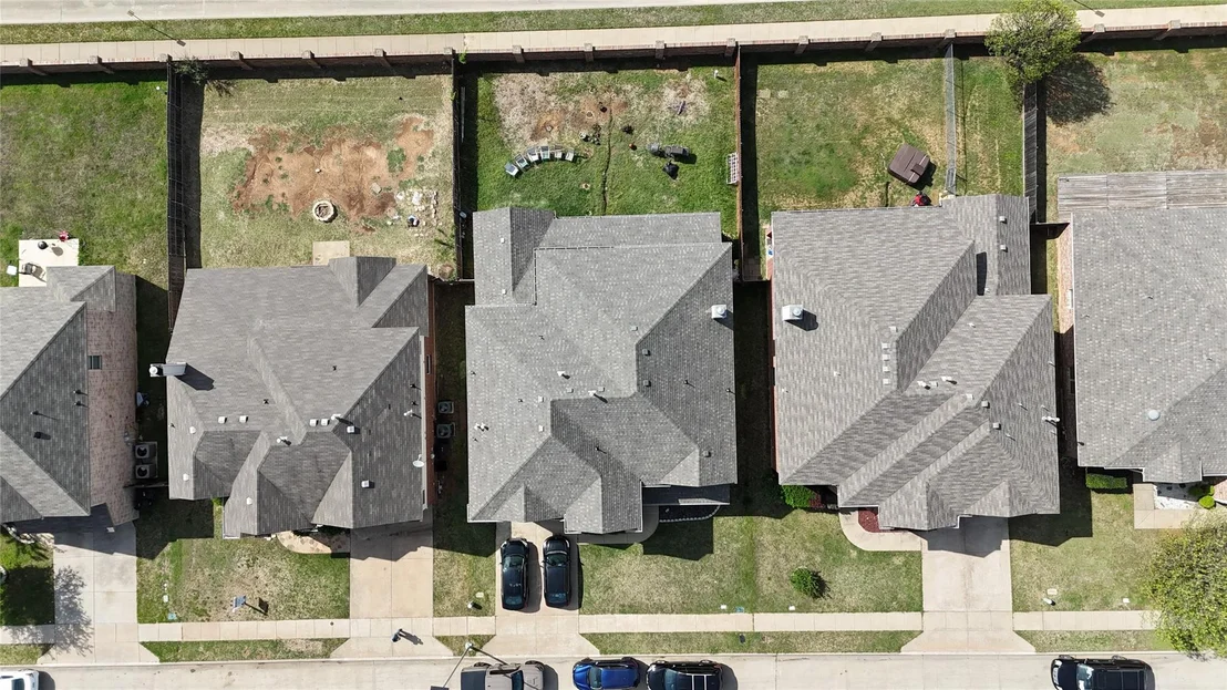 Photo of 421 Roundrock Lane