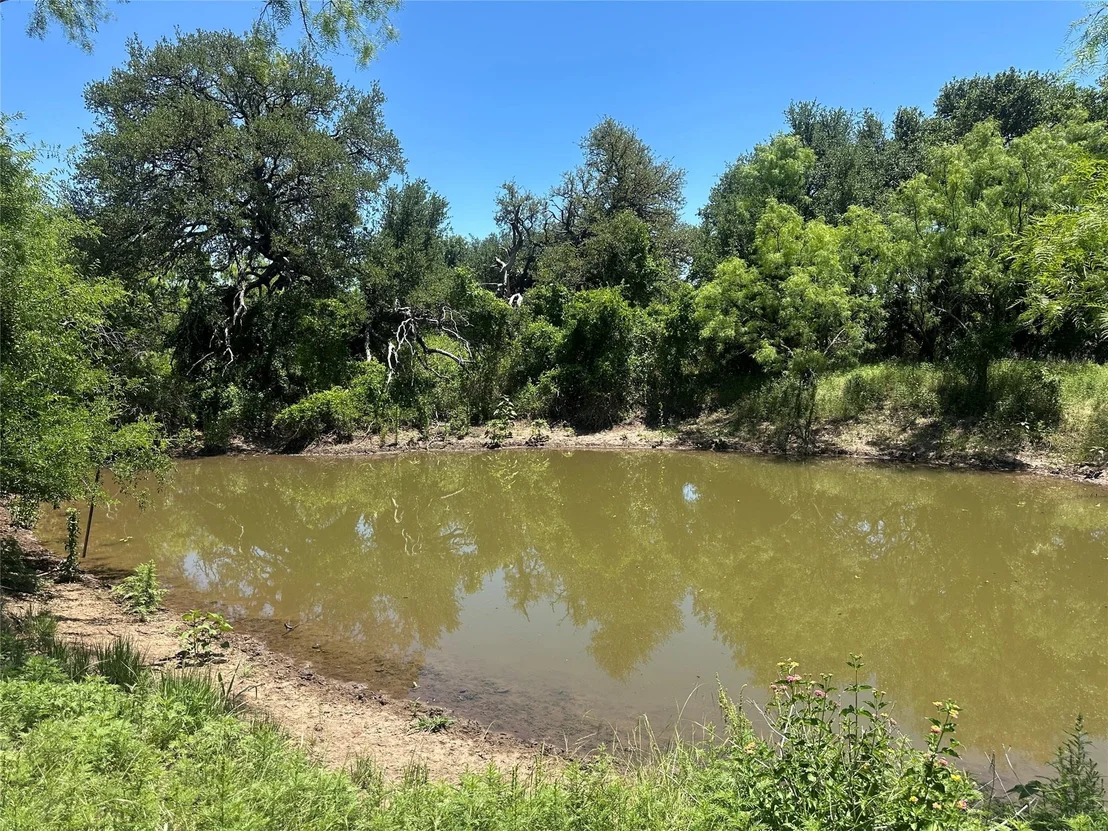 Photo of 824 CR 409