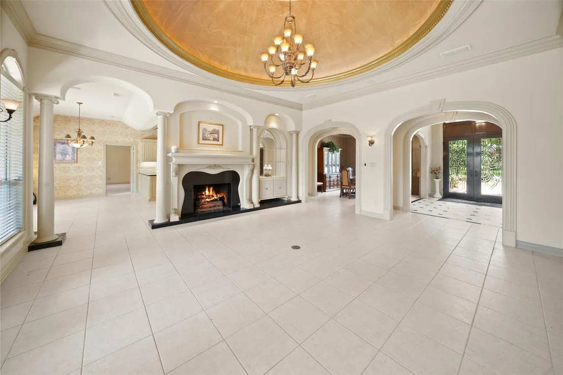 Photo of 7402 Hollytree Drive