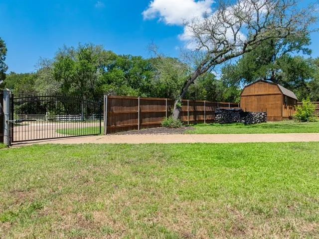 Photo of 100 Twisted Oak Lane