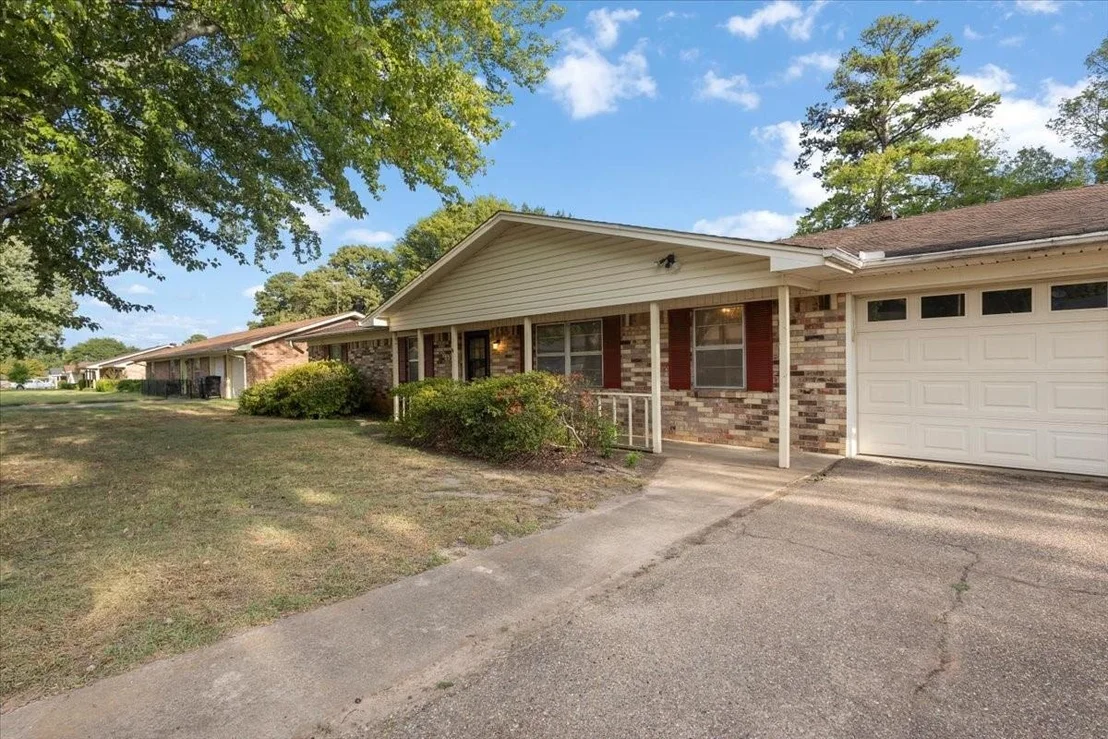 Photo of 202 Sherwood Drive