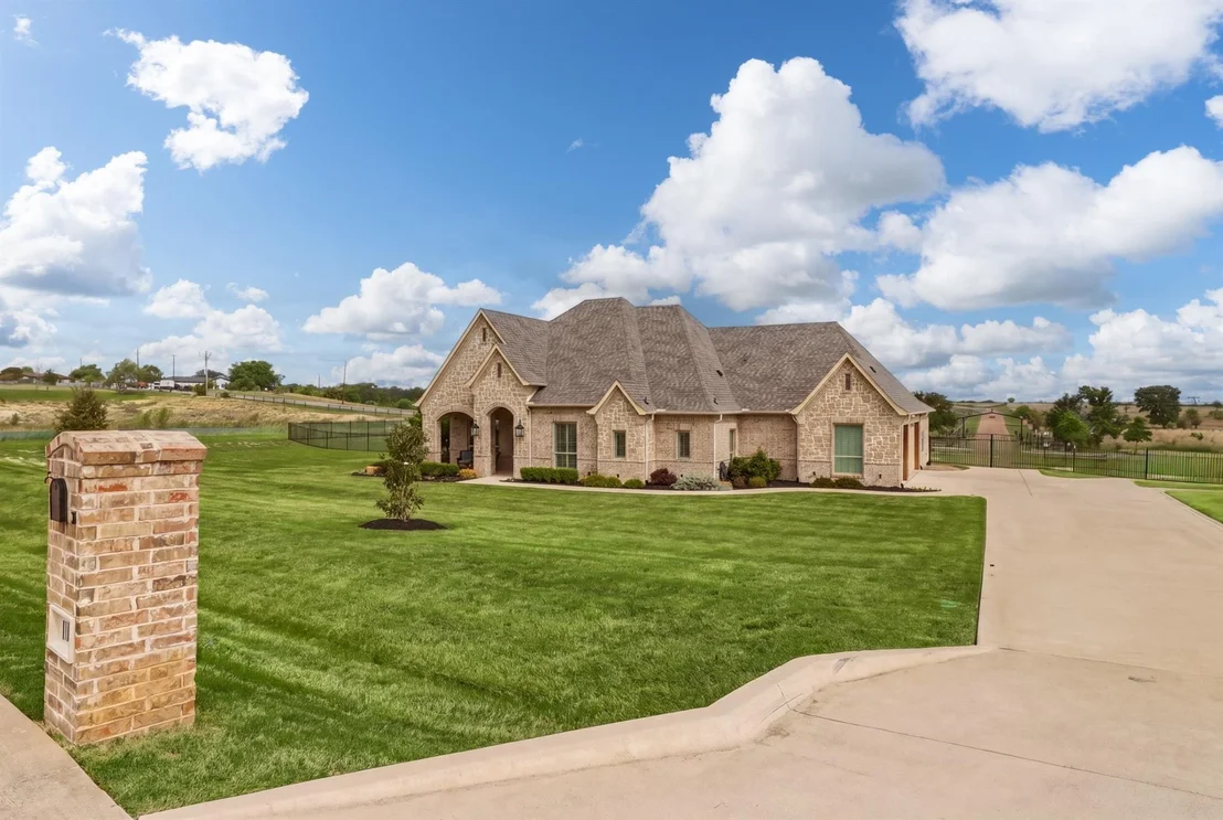 Photo of 108 Bearclaw Circle