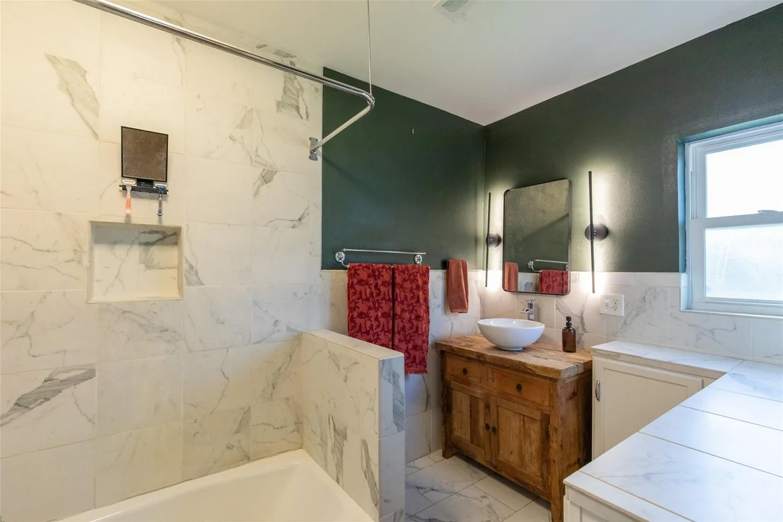 Photo of 3765 Woodridge Drive