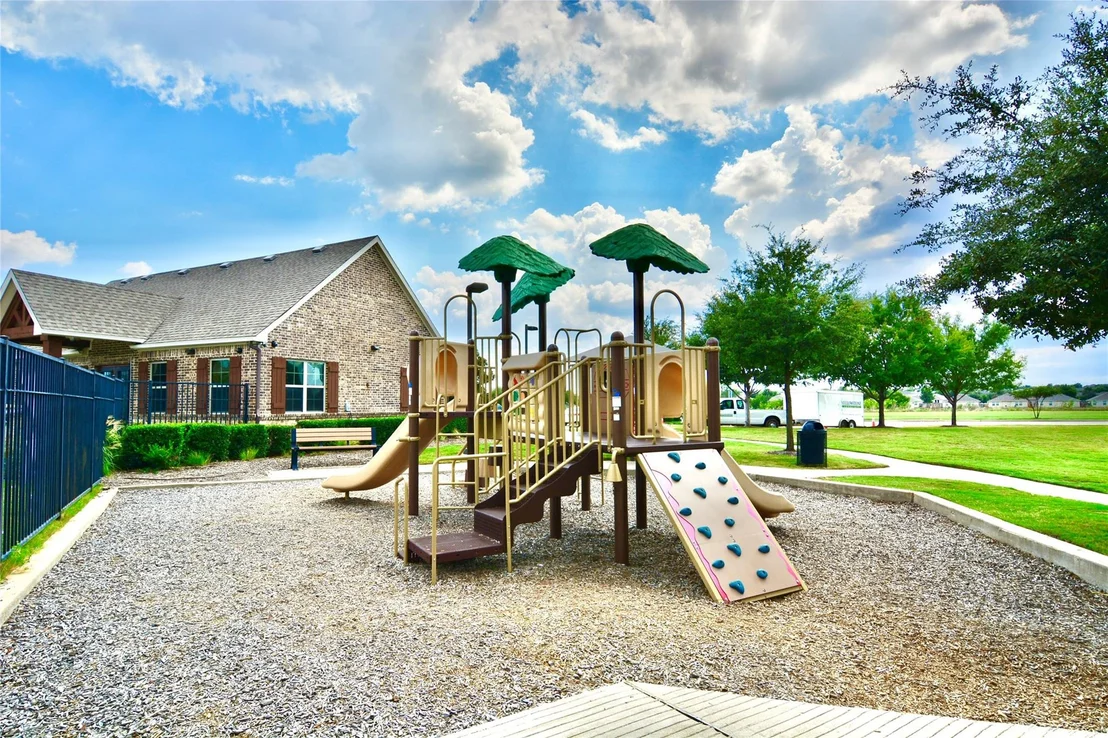 Photo of 465 Pollyann Trail