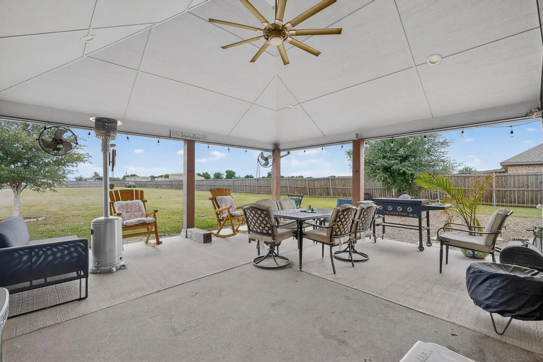 Photo of 423 Caloway Drive