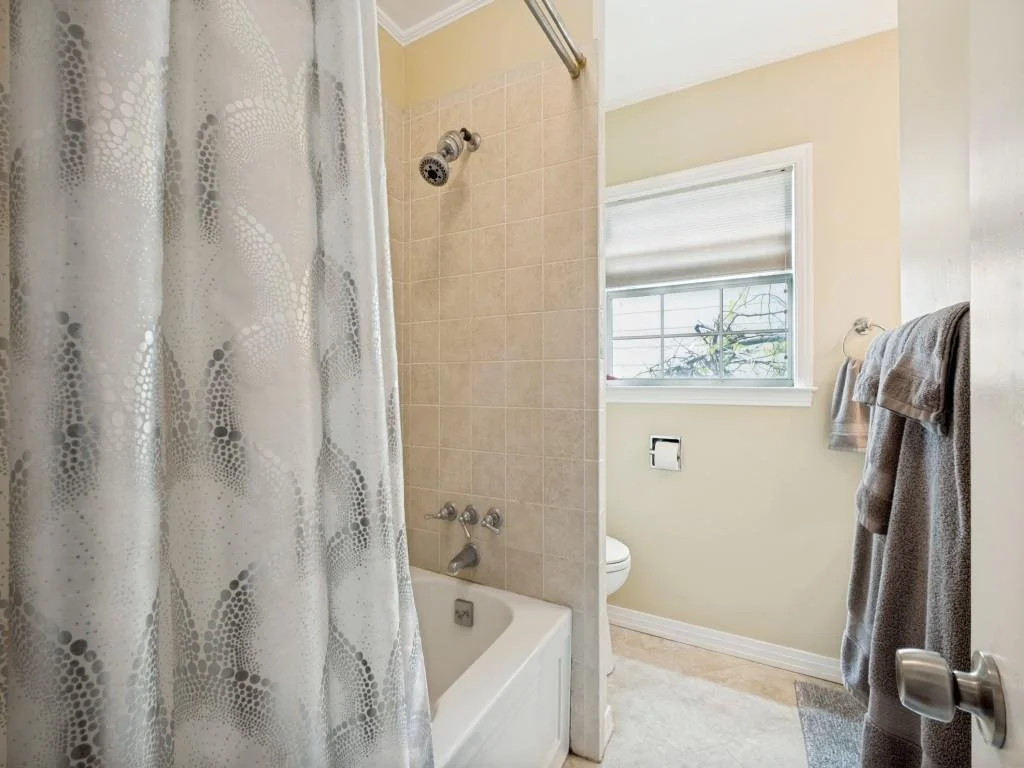 Photo of 9543 Peninsula Drive