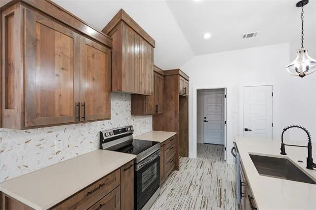Photo of 907 Renfro Drive