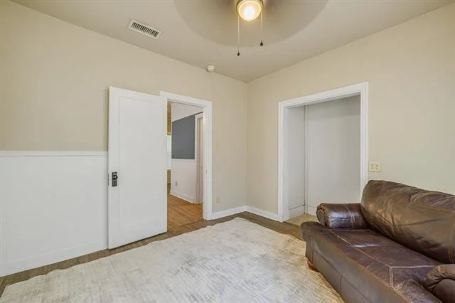 Photo of 925 Palm Street