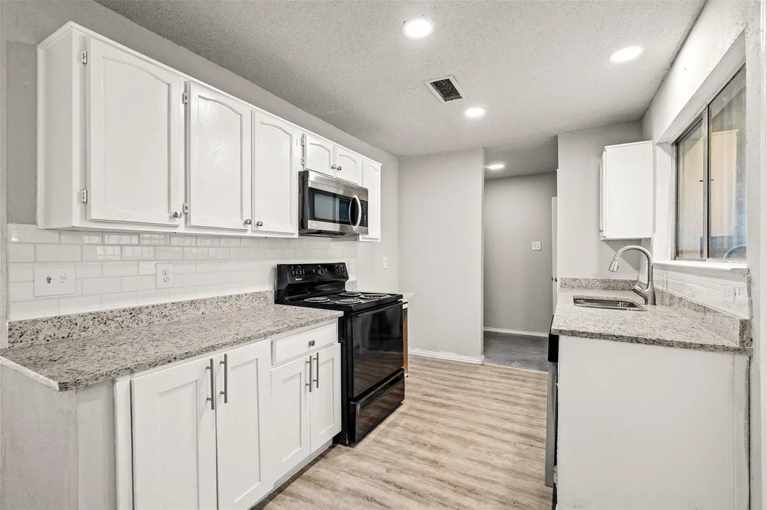 Photo of 948 Carom Way