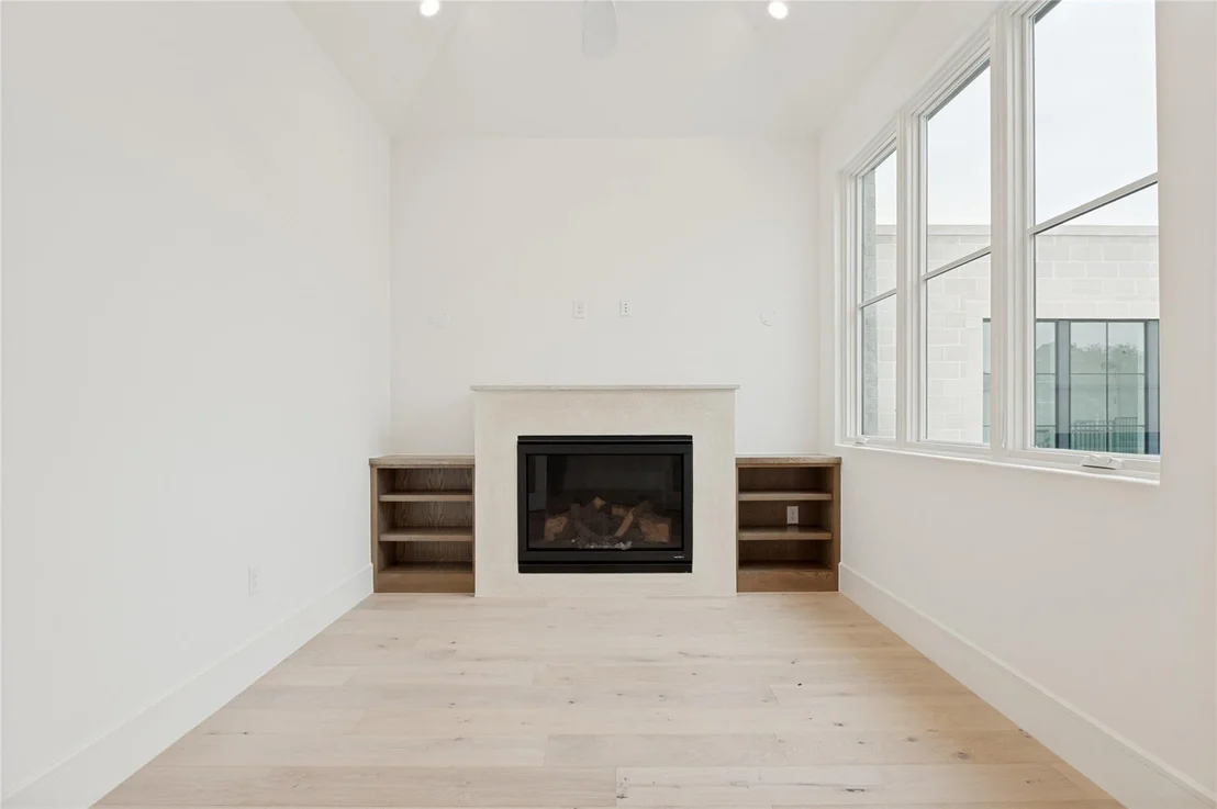 Photo of Unit 21 at 350 N O Connor Ridge Boulevard