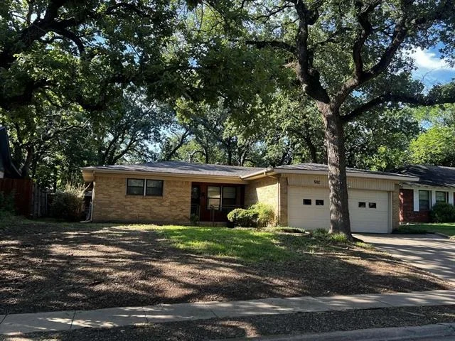 Photo of 502 Lakeside Drive