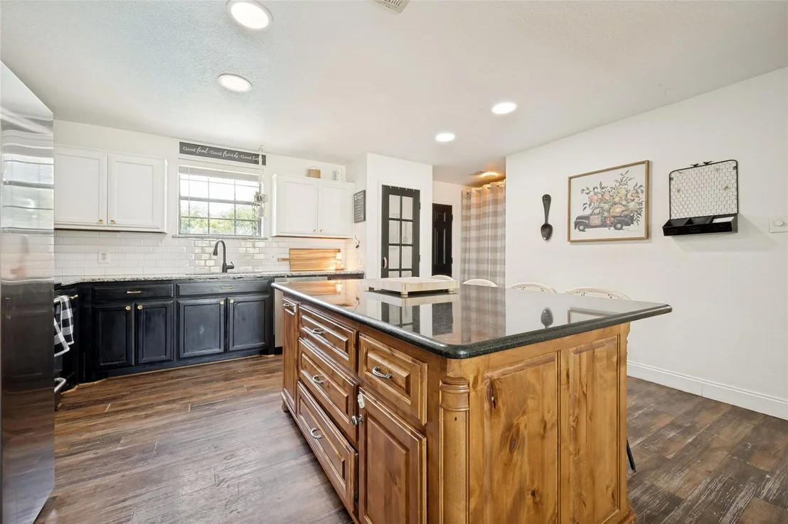 Photo of 105 N 7th Street