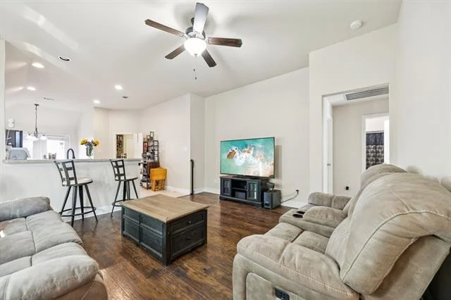 Photo of 1601 Applegate Way