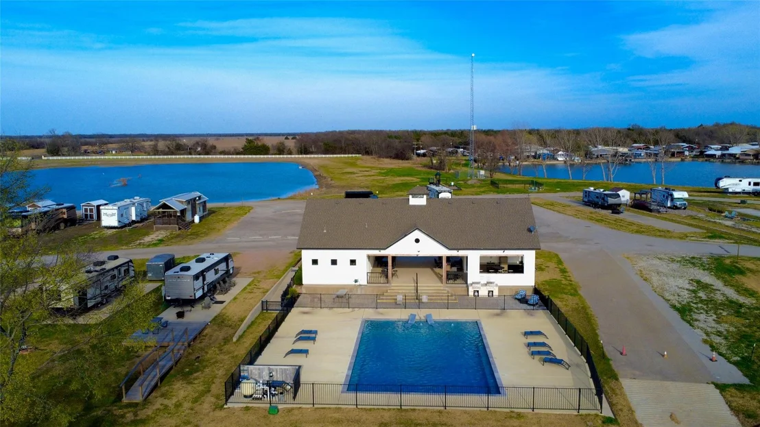 Photo of 6084 Peninsula Road