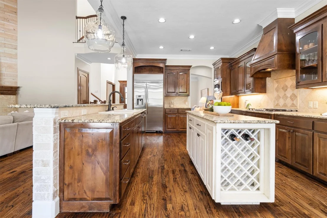 Photo of 3225 Clubview Drive