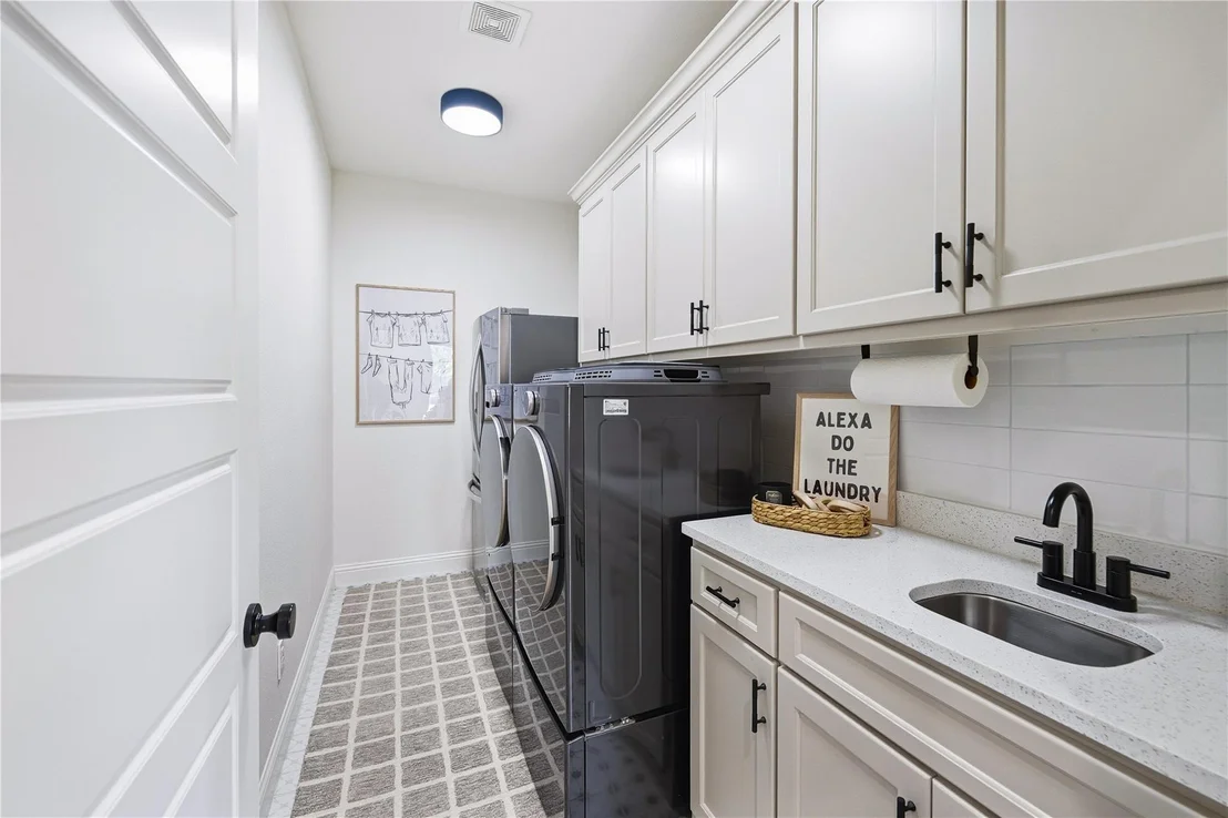 Photo of 1135 Paradise Parkway