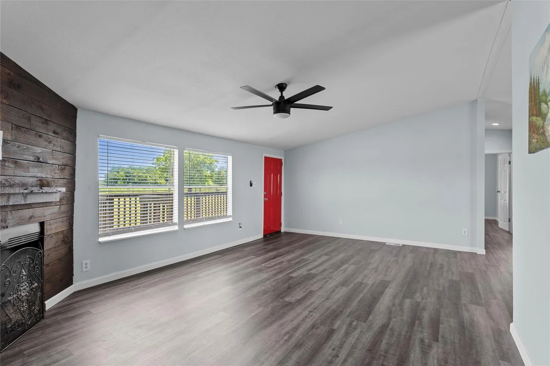 Photo of 2104 County Road 2134