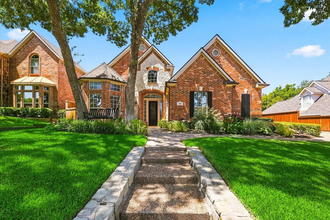 Photo of 708 Lakeway Drive
