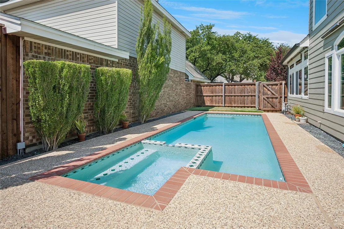 Photo of 408 Silverton Drive