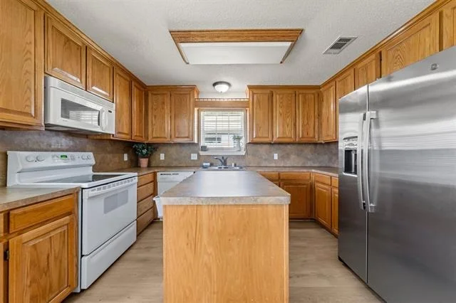 Photo of 104 W Jade Drive