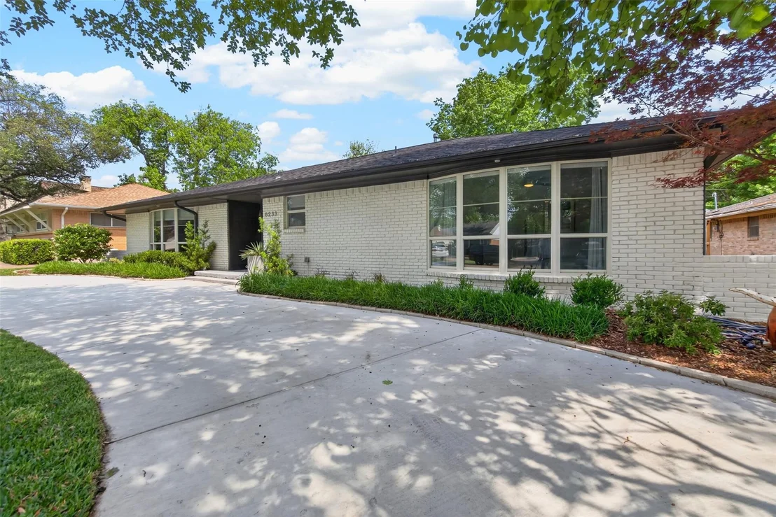 Photo of 6233 Crestmont Drive