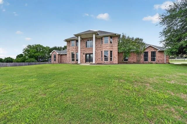 Photo of 2212 Summit Drive