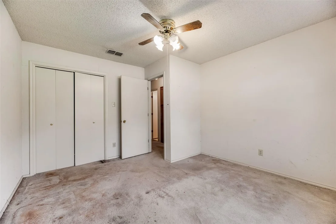 Photo of 6010 Maple Leaf Drive