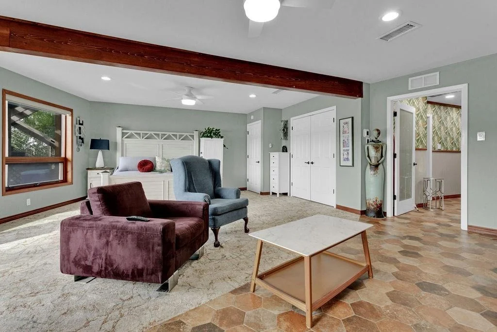 Photo of 334 Hideaway Lane Central