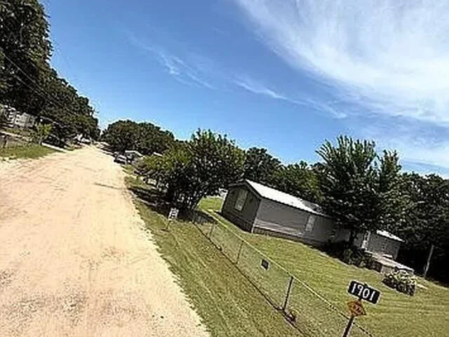 Photo of 1901 Elm Drive