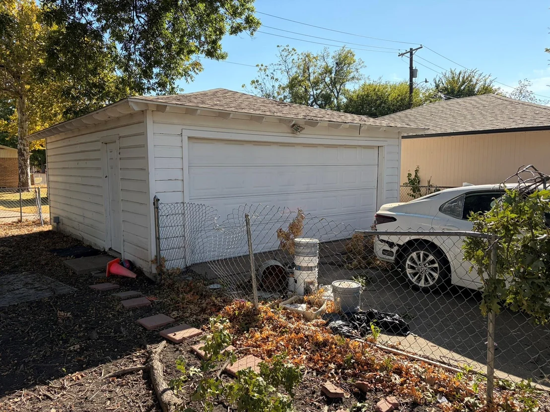 Photo of 2330 Mockingbird Lane