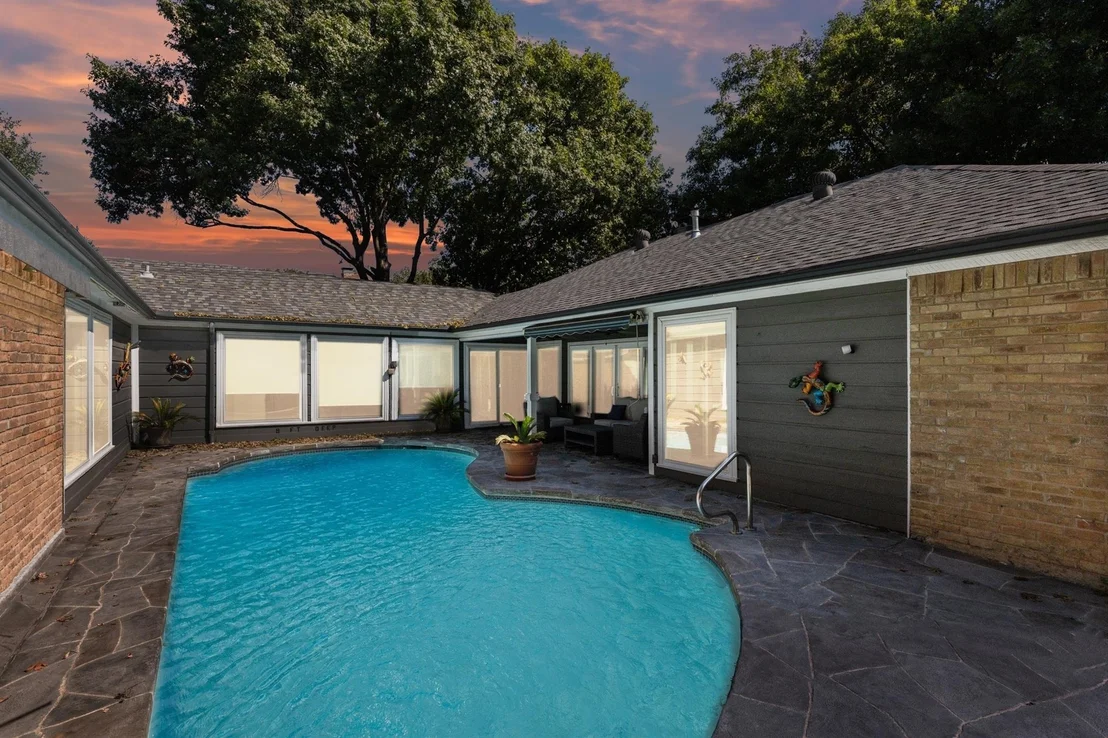 Photo of 7221 Pleasant View Drive