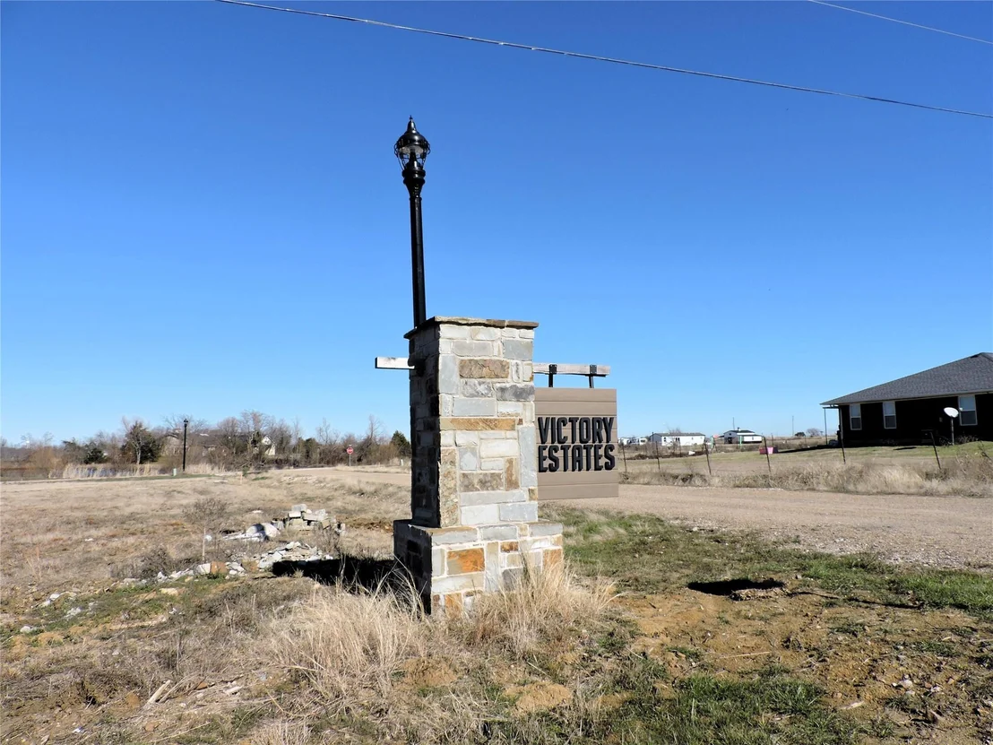 Photo of 294 Victory Drive