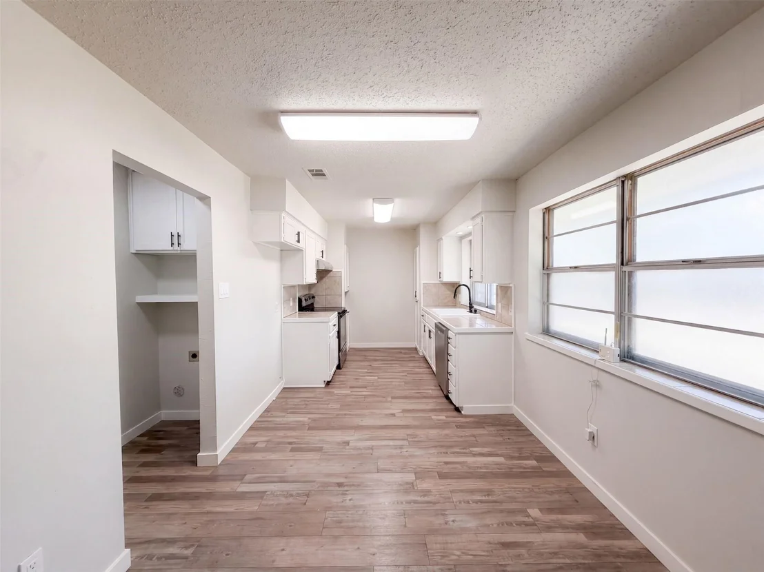 Photo of 6601 Oaklawn Drive