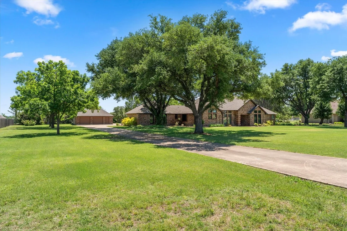 Photo of 10612 Live Oak Drive