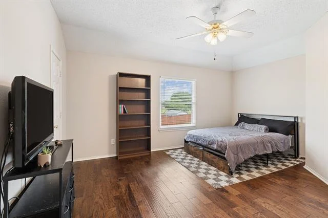 Photo of 918 E Grubb Drive