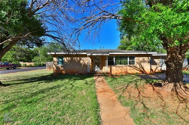 Photo of 1066 Westridge Drive