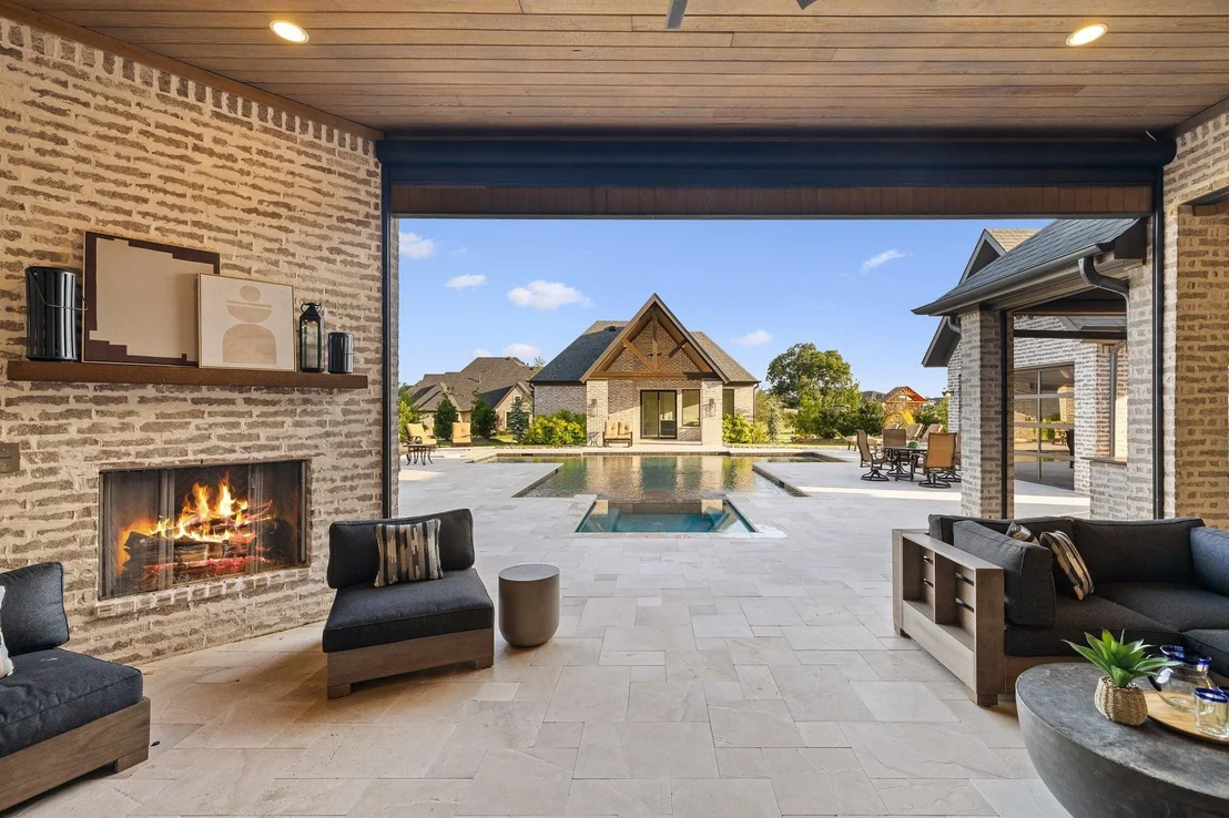Photo of 660 Louise Drive