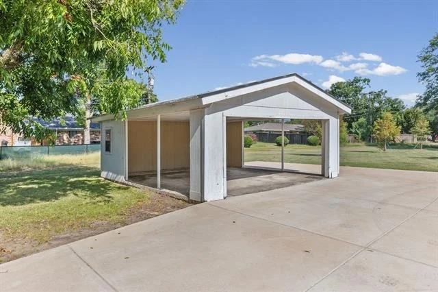 Photo of 112 Royal Lane