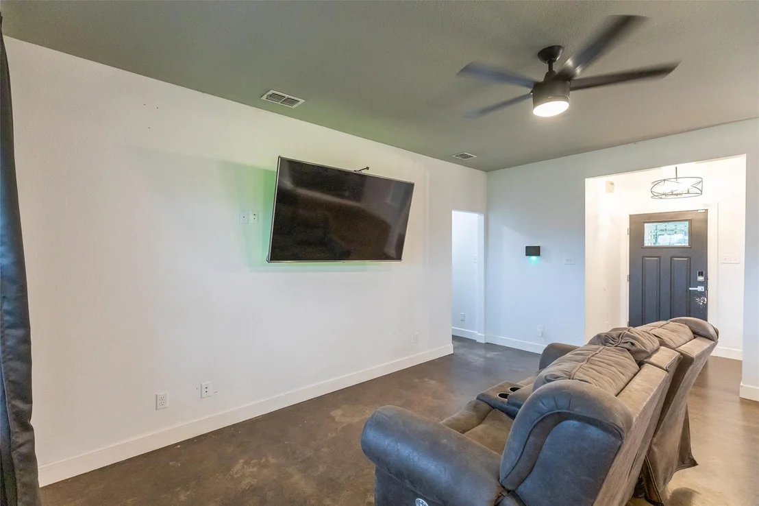 Photo of 901 Kelley Lane