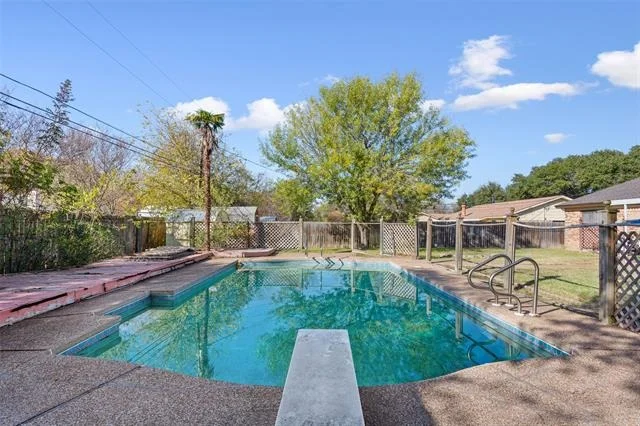 Photo of 213 Bowie Lane
